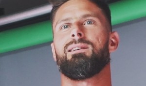 三亿-里尔晒视频回顾吉鲁加盟幕后花絮：球迷们高兴吗？